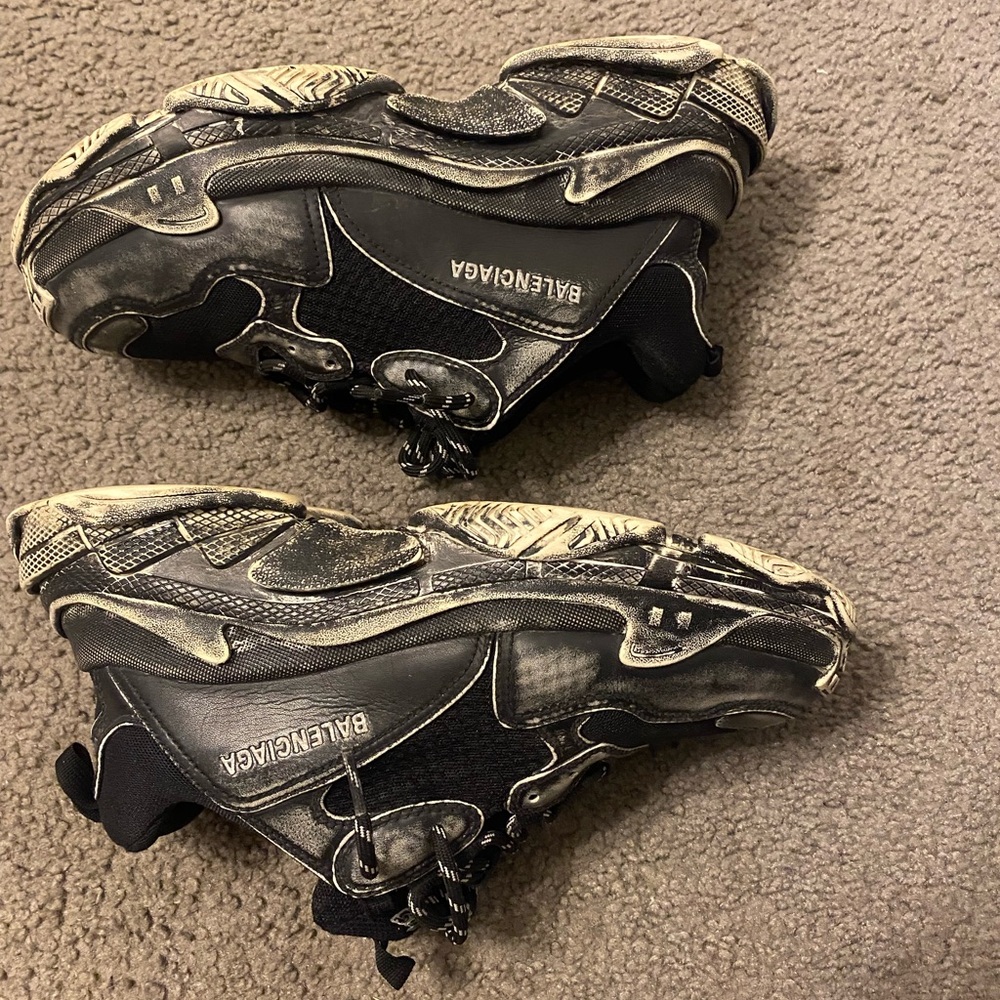 Balenciaga Triple S “ Faded Black “ - Picture 2 of 5